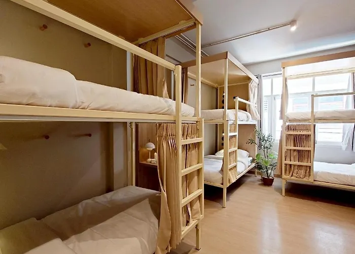 Au Luna Hostel Bangkok